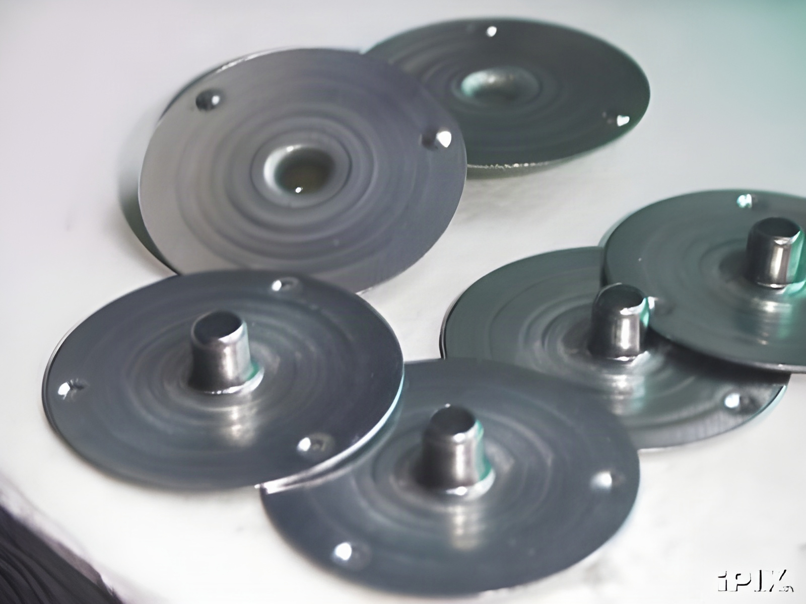 Round Wick Tabs (20mm)